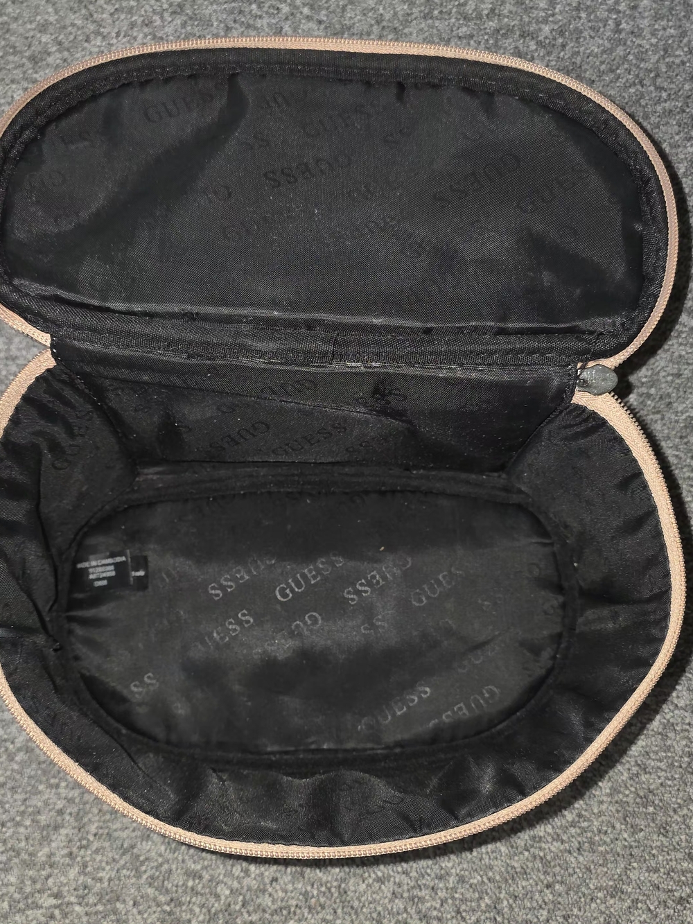 GUESS Los Angeles Vanity Cosmetic Makeup Bag Travel Case Beige Logo Print - Picture 4 of 5
